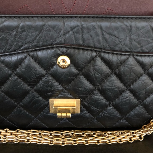 Classic and iconic Chanel reissue 2.55 in black calf leather. Like new condition - Picture 5 of 11